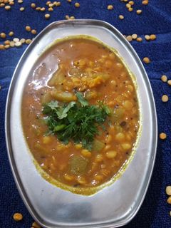 દુધી અને ચણાની દાળ (Dudhi chana dal sabji recipe in gujarati) રેસીપી મુખ્ય ફોટો