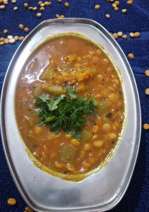 દુધી અને ચણાની દાળ (Dudhi chana dal sabji recipe in gujarati) રેસીપી મુખ્ય ફોટો