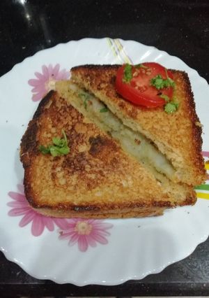 A picture of Tawa Potato Sandwich.