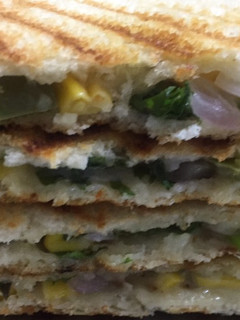 சீஸ் சாண்ட்விச்(Cheese sandwich) செய்முறை முக்கிய புகைப்படம்