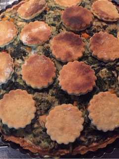 Una foto de Tartaleta de acelga y jurel 🥧🥬🐟!