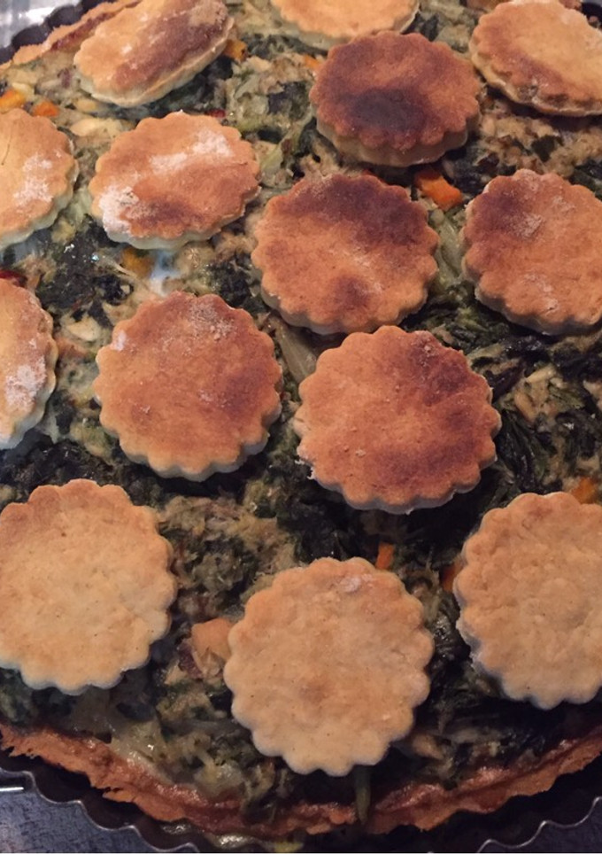 Una foto de Tartaleta de acelga y jurel 🥧🥬🐟!