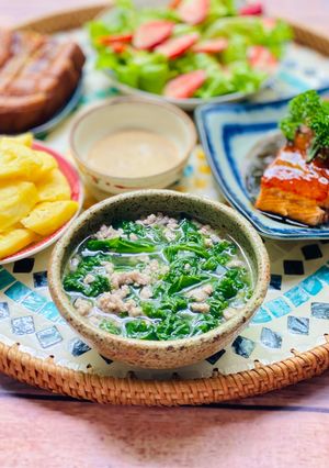 Hình của món Canh Cải Kale Nấu Thịt Bằm.