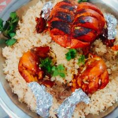 A picture of Stuffed_chicken_mandi_rice.