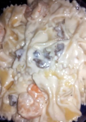 A picture of extra creamy bow tie shrimp alfredo.
