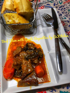 Foto resep Beef Stew with Garlic Baguettes