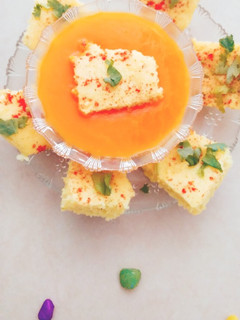 ઢોકળા(dhokla Recipe in Gujarati) રેસીપી મુખ્ય ફોટો