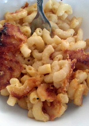 A picture of Three Cheese Mac N Cheese.
