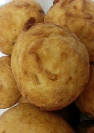 A picture of Nigerian egg rolls.