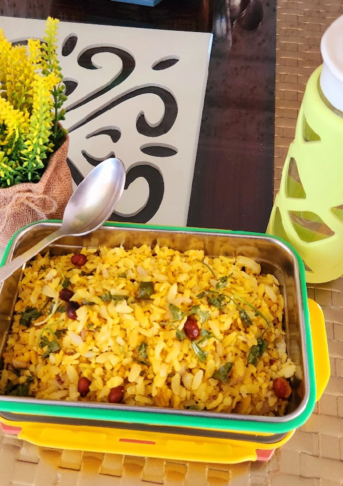 A picture of Kanda poha.