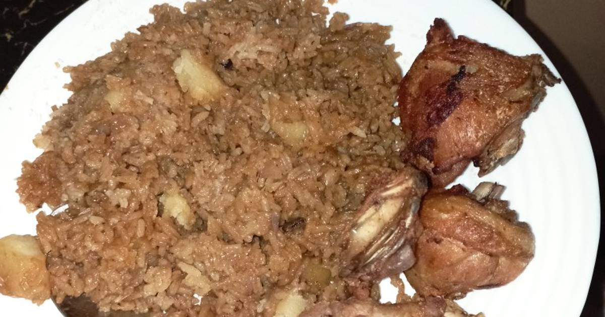 Pilau njeri with fried chicken Recipe by vivian angel Cookpad