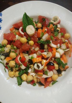 Una foto de Ensalada Garbonzuda con un toque de frescor