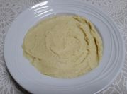 Una foto de crema de coliflor y patata