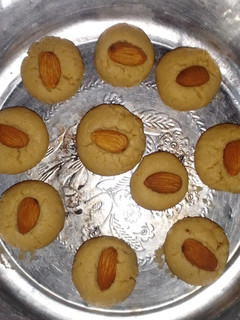A picture of Peda (Indian milk sweets).