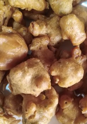 A picture of Tinday(round gourd) Kay pakoray.