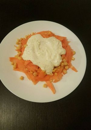 Foto resep Sweet corn and carot salad with tzatziki dressing