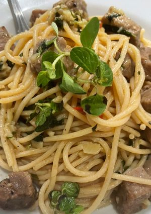 Foto resep Spaghetti aglio e olio with saikoro wagyu, rumahan rasa resto