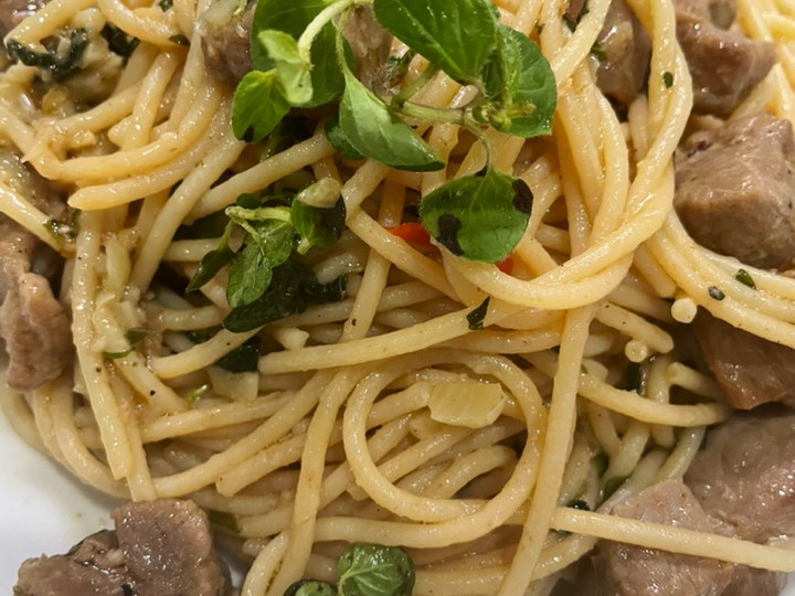 Resep Spaghetti aglio e olio with saikoro wagyu, rumahan rasa resto yang Lezat Sekali