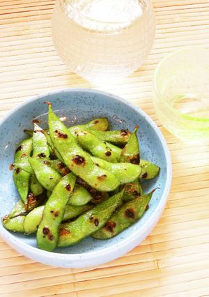 A picture of Easy Appetizer: Pan-Seared Edamame with Toasted Sesame Oil.