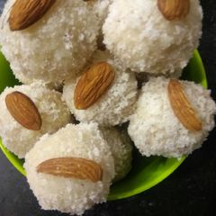 A picture of Homemade coconut laddo.