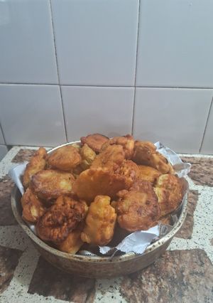 Una foto de Buñuelos de lechuga y cebolla