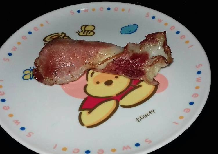 Roti gulung bacon.. bisa bacon sapi atau babi