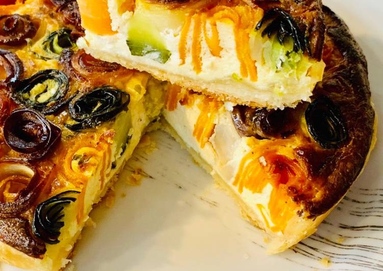 Torta di ricotta con roselline di verdure miste