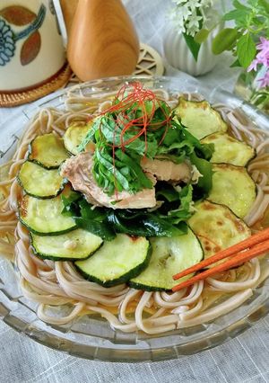 A picture of Chilled Soba with Zucchini and Canned Mackerel.