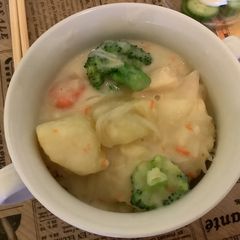 A picture of White cream sauce (gluten free : use rice flour).