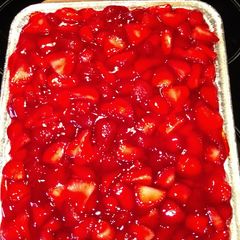 A picture of Strawberry Delight Cake.