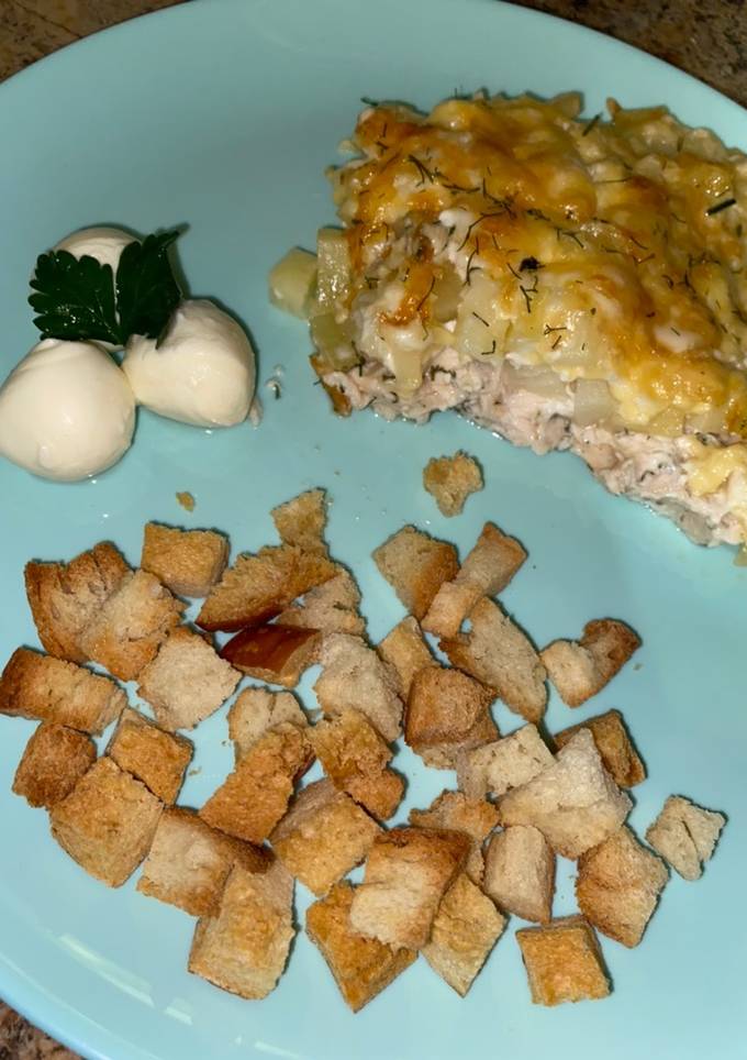 Картопляна запіканка з куркою та сиром