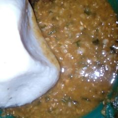 A picture of Tuwo da miyar wake.