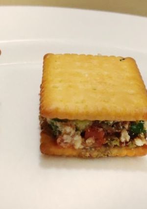 A picture of Googly sandwich.