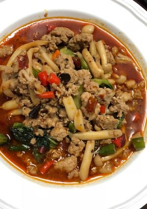 รูปของ หม่าล่าผัดหมูสับ (อาหารจีน) ฉบับเด็กหอ🇨🇳