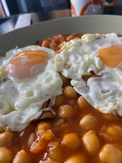 Una foto de Pisto con garbanzos