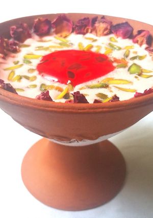 मटका-ए-मोहोब्बत (matka ye mohobat recipe in marathi) रेसिपी चे मुख्य फोटो 