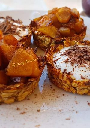 Foto di Cestini di avena con yogurt e frutta caramellata