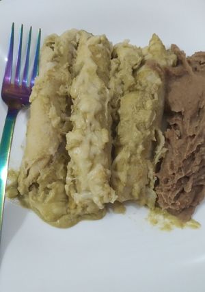 Una foto de Enchiladas suizas