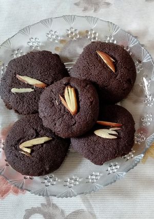 A picture of Mini Chocolate Cookies without Oven.
