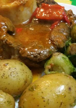 Una foto de Osobuco en salsa picante