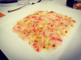 Carpaccio de gambas de rojas foodtruck con salsa de jalapeños