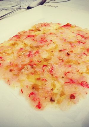 Una foto de Carpaccio de gambas de rojas foodtruck con salsa de jalapeños