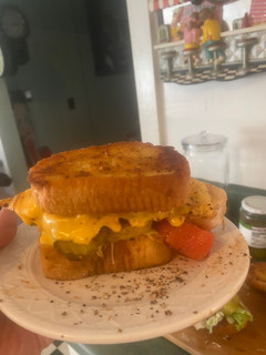 A picture of Roasted chicken sandwich.