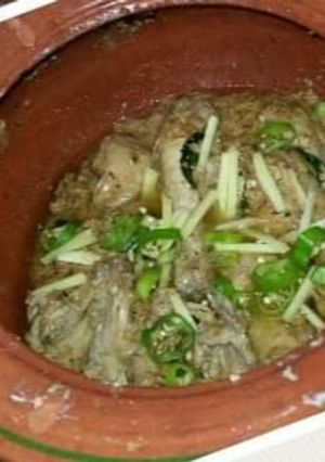 A picture of Dumbhkut handi.