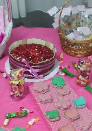 Una foto de Alfajores de maicena de formas y colores divertidos