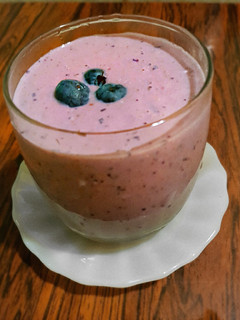 Una foto de Batido de avena y frutos rojos