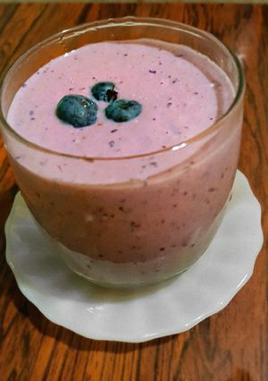 Una foto de Batido de avena y frutos rojos