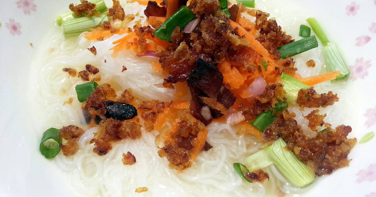 Cellophane (Tang Hoon) Noodle Soup Top Pan Fried Dried Shrimp And
