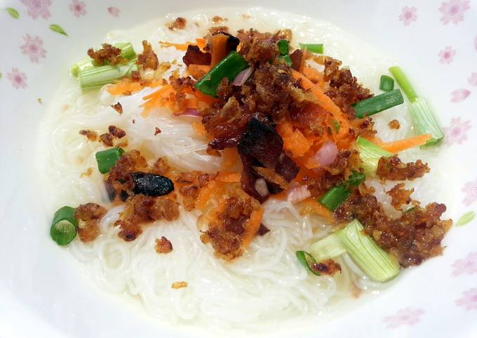 Cellophane (Tang Hoon) Noodle Soup Top Pan Fried Dried Shrimp And Chinese Sausage