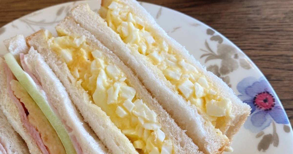 Japanese Egg Omelette Sandwich - Tamago Sando